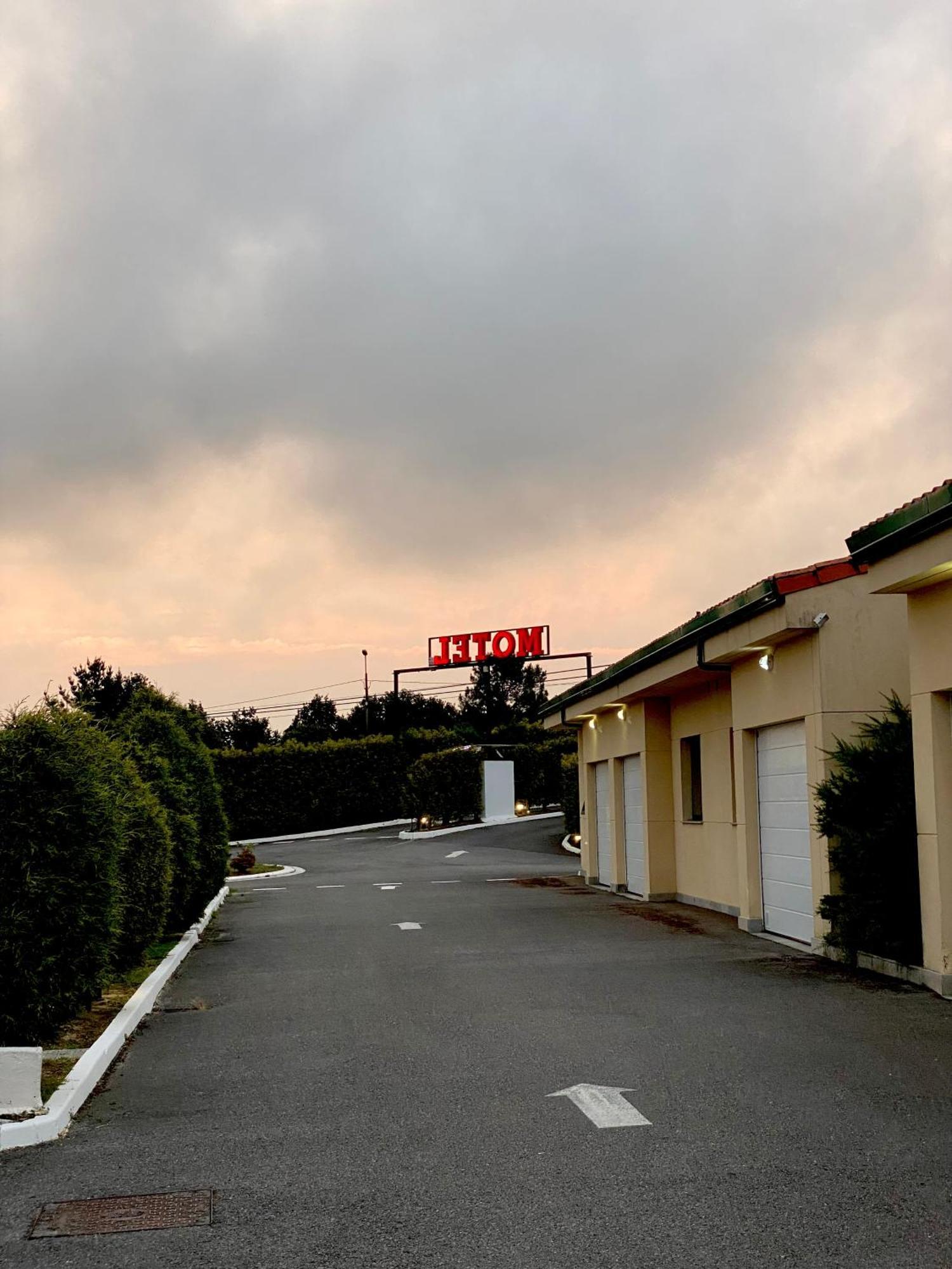 Motel Montecarlo Lugo Bagian luar foto